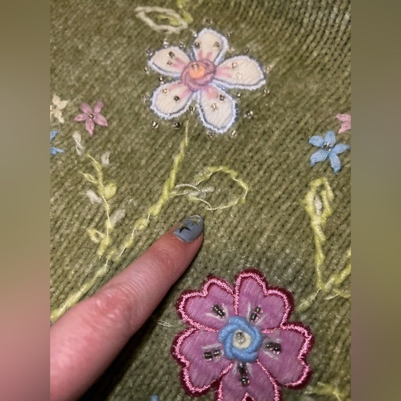 Vintage Embroidered Floral Spring Sweater - Picture 11 of 11